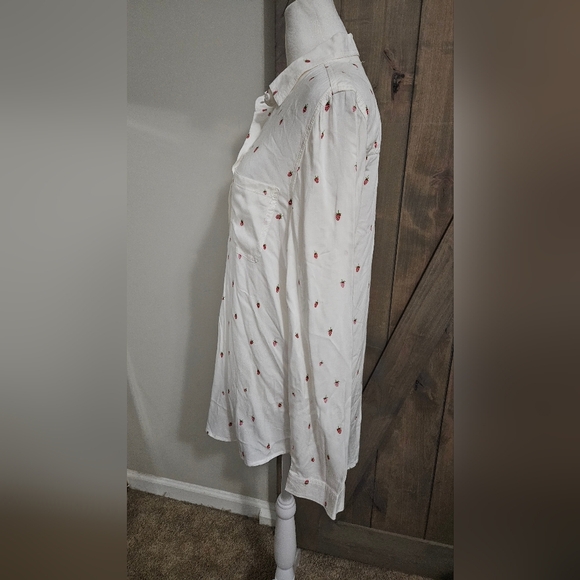BEACH LUNCH LOUNGE Long Sleeve Button Down White Shirt Strawberry Print, M NWT - Picture 16 of 16